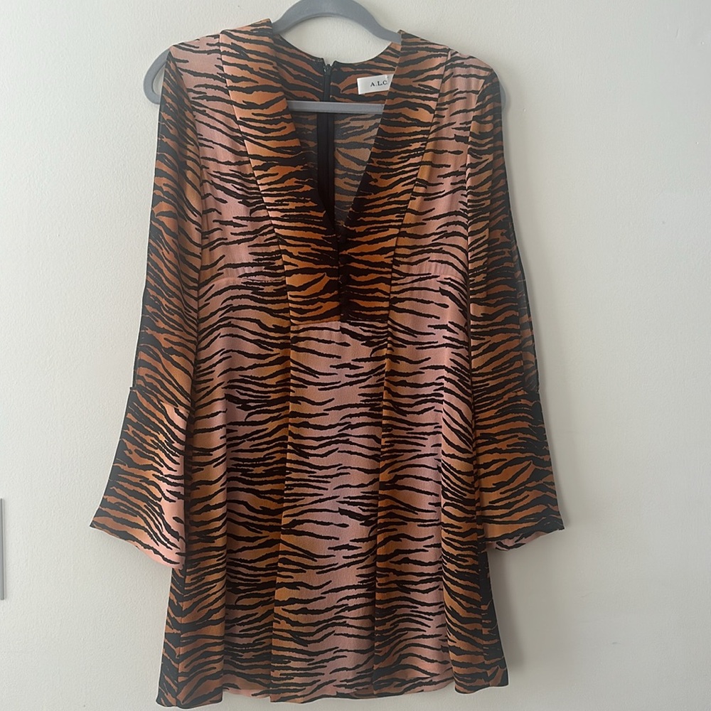 A.L.C. 100% Silk Dress long sleeve black tan tiger print Size 0 - Picture 3 of 12